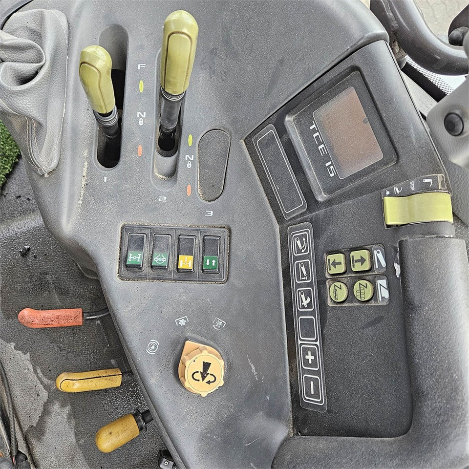 Трактор Claas Ares 697: фото 17 Трактор Claas Ares 697: фото 17