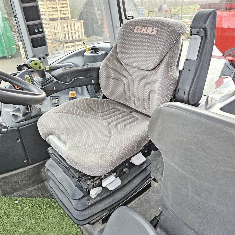 Трактор Claas Ares 697: фото 12 Трактор Claas Ares 697: фото 12