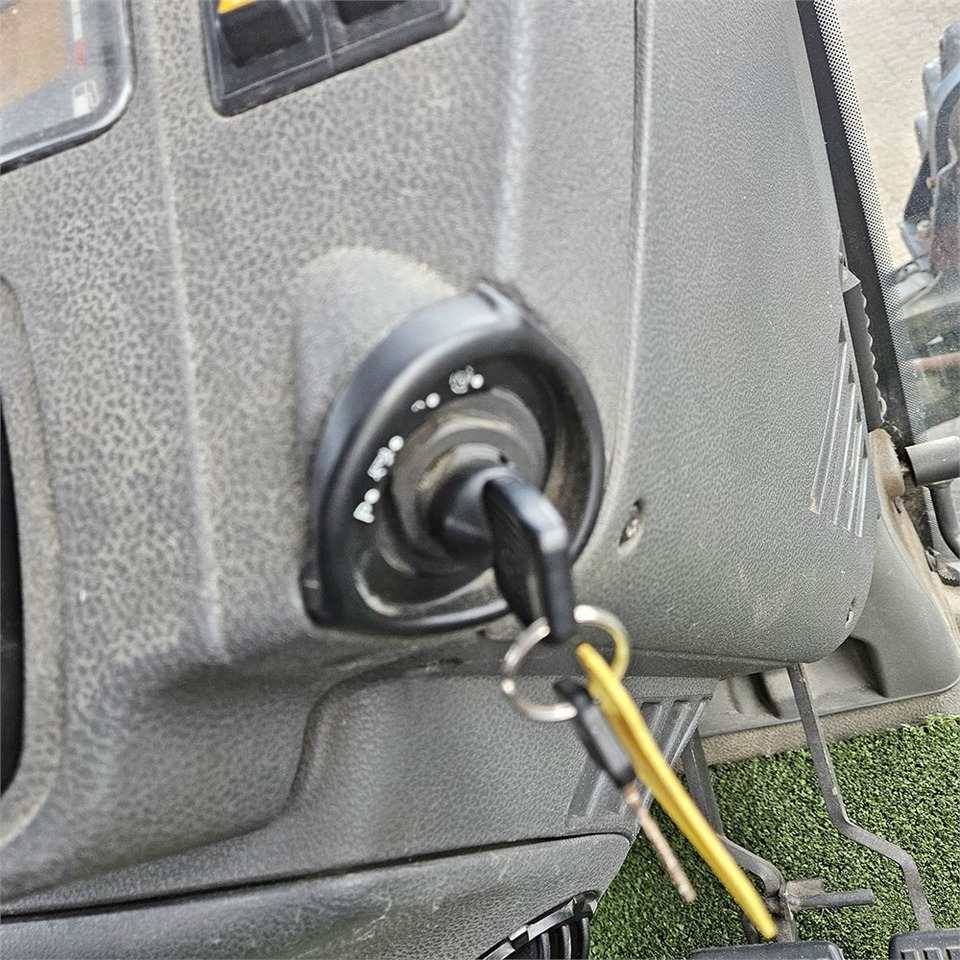 Трактор Claas Ares 697: фото 15 Трактор Claas Ares 697: фото 15